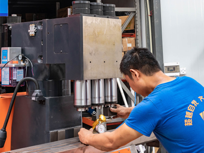 Cnc kran hazırlama maşınının işləməsi mürəkkəbdirmi?